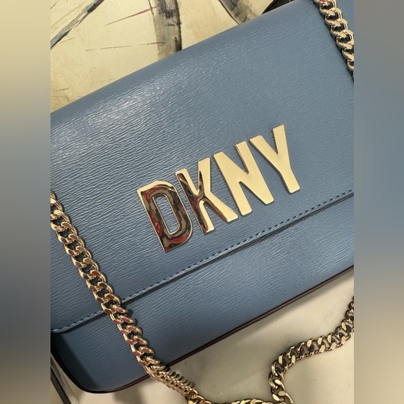 SOLD❤️🌷DKNY sina blue shoulder bag 💙 - Picture 6 of 15